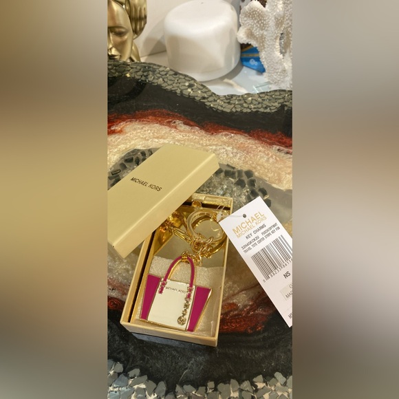 Rare Michael Kors Fuchsia Bag Charm Key Holder - Picture 2 of 4